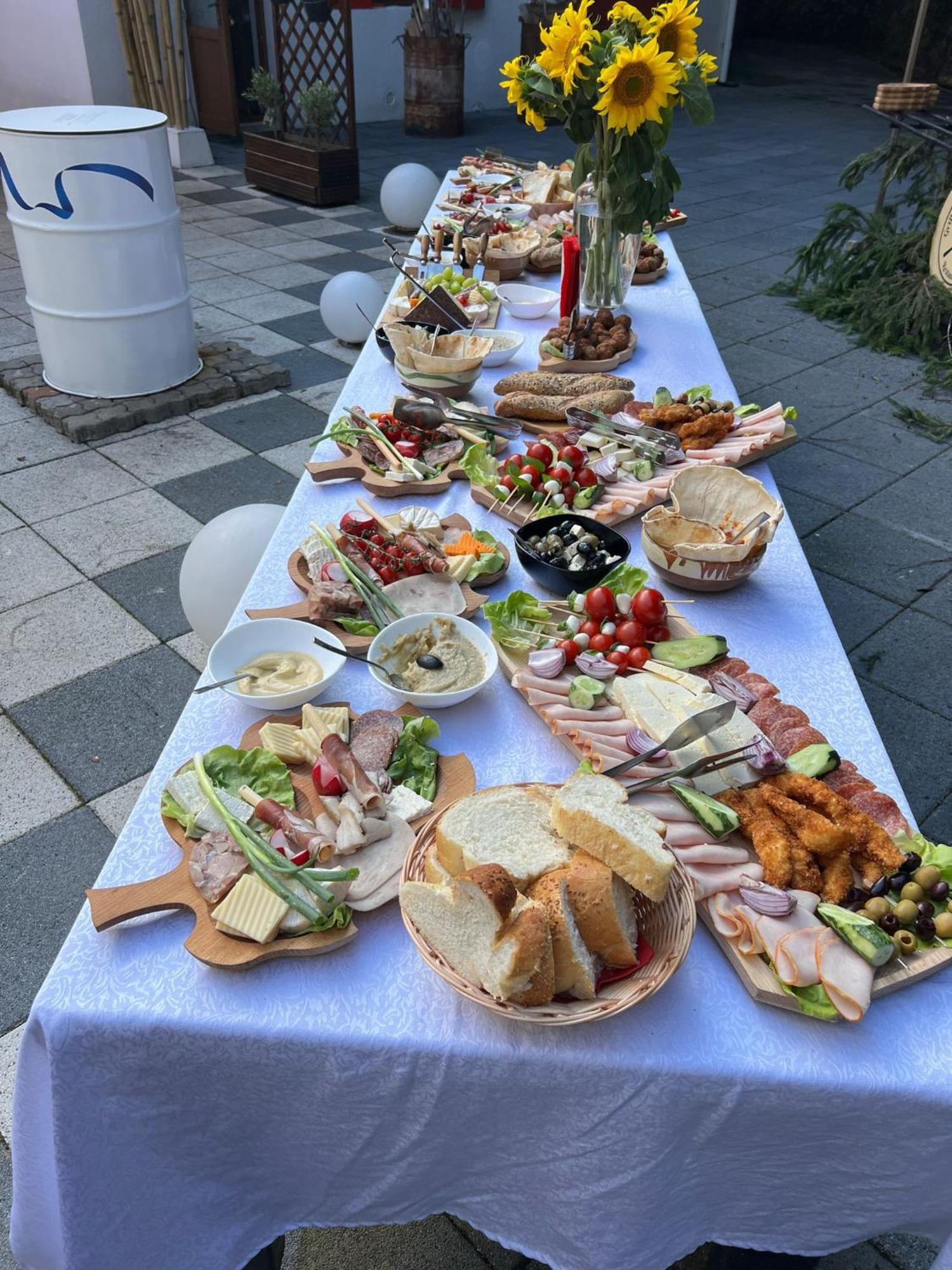 Hotel Gâlma Moroeni Dış mekan fotoğraf