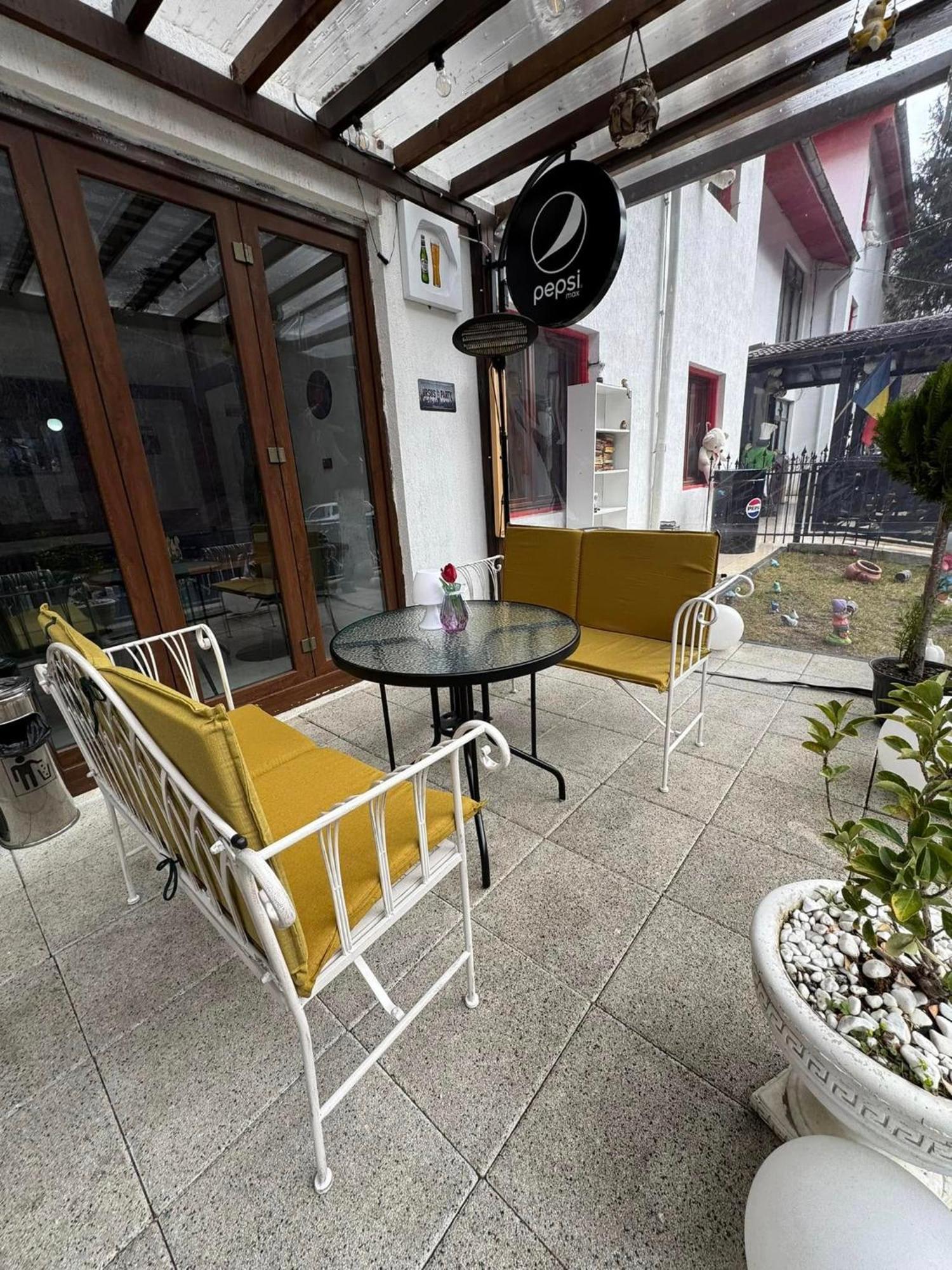 Hotel Gâlma Moroeni Dış mekan fotoğraf